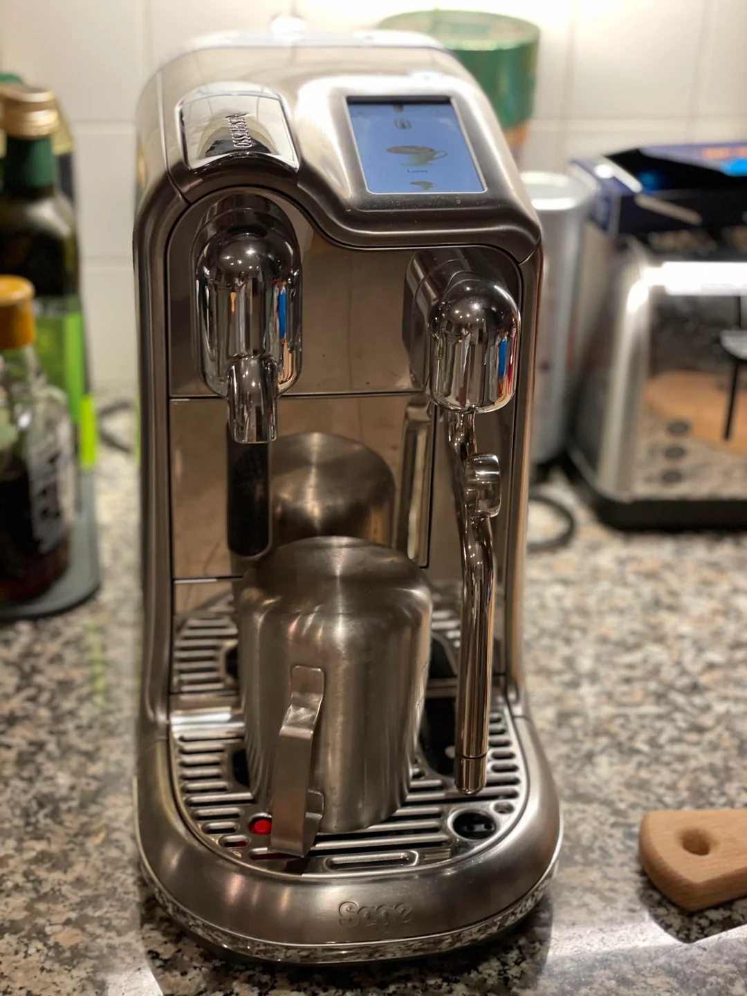 MACHINE A CAFE NESPRESSO CREATISTA PRO – Image 10